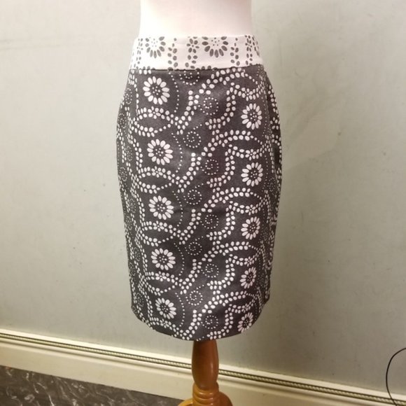 Banana Republic gray skirt and white flowers women's size 0 (G28) - Picture 7 of 7